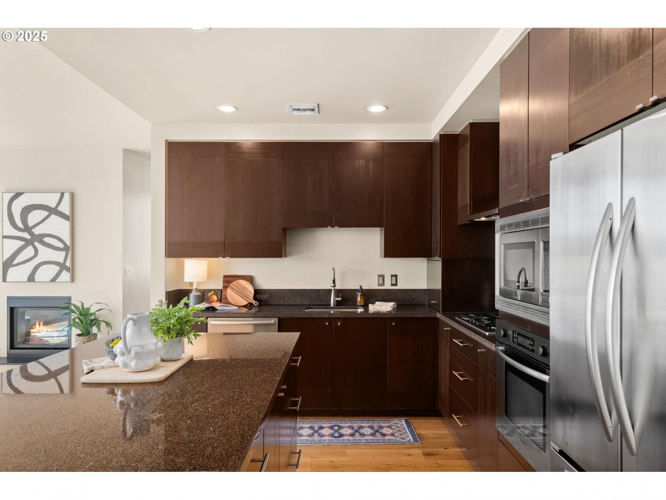 Portland, Multnomah, 97201, United States, 2 Bedrooms Bedrooms, ,2 BathroomsBathrooms,Residential,For Sale,1933808
