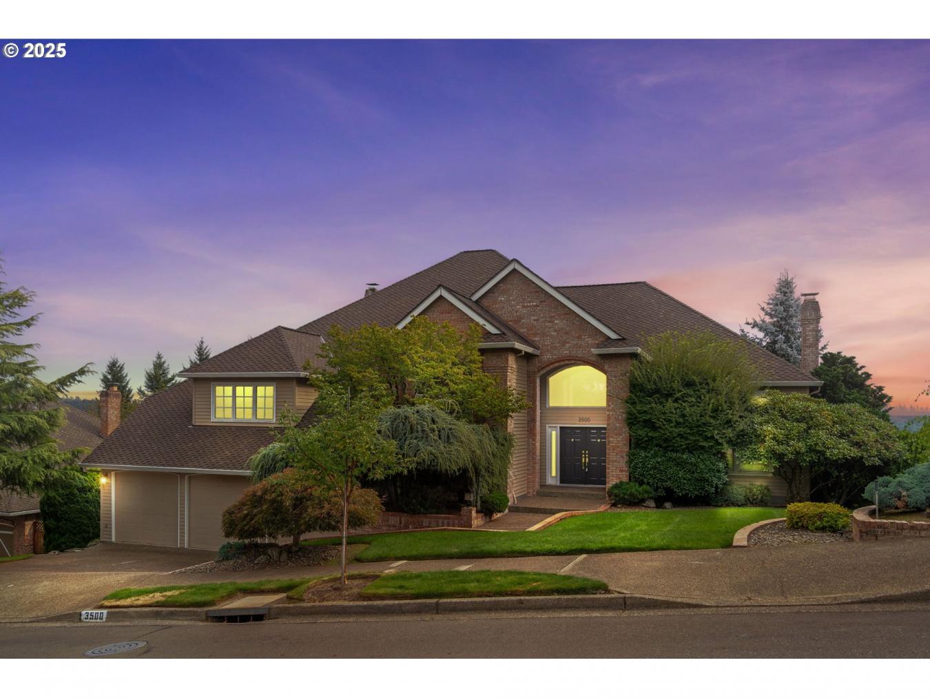 WestLinn, Clackamas, 97068, United States, 4 Bedrooms Bedrooms, ,2 BathroomsBathrooms,Residential,For Sale,1933807