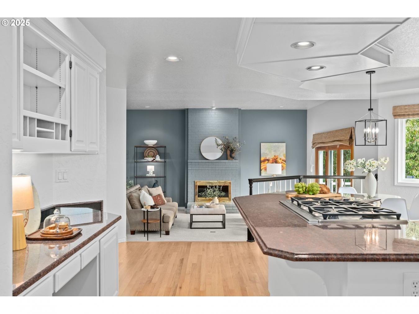 WestLinn, Clackamas, 97068, United States, 4 Bedrooms Bedrooms, ,2 BathroomsBathrooms,Residential,For Sale,1933807