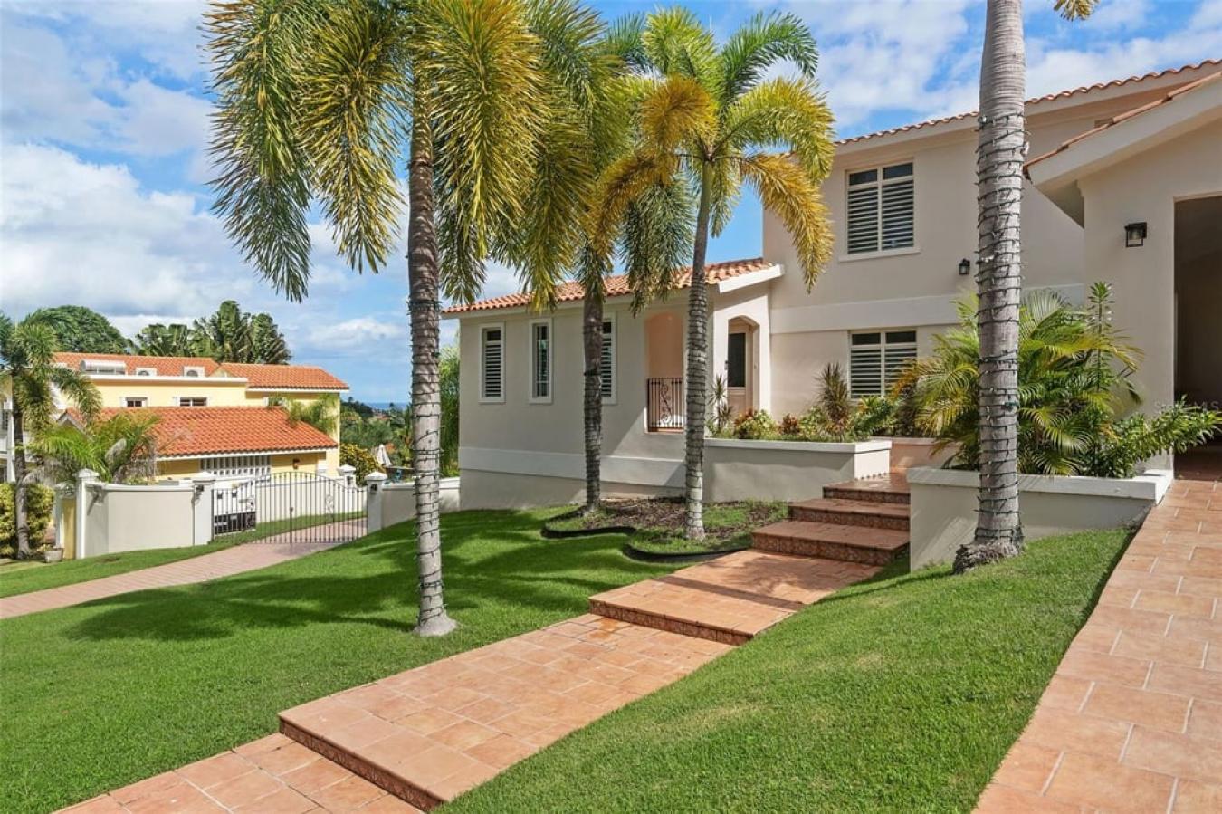 Humacao, Humacao, 00791, Puerto Rico, 5 Bedrooms Bedrooms, ,5 BathroomsBathrooms,Residential,For Sale,1933806