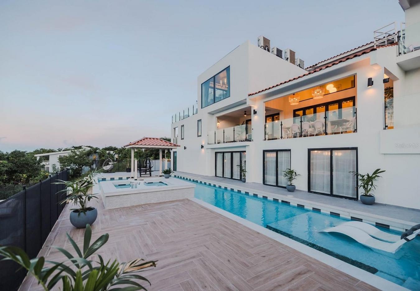 Humacao, Humacao, 00791, Puerto Rico, 7 Bedrooms Bedrooms, ,8 BathroomsBathrooms,Residential,For Sale,1933805