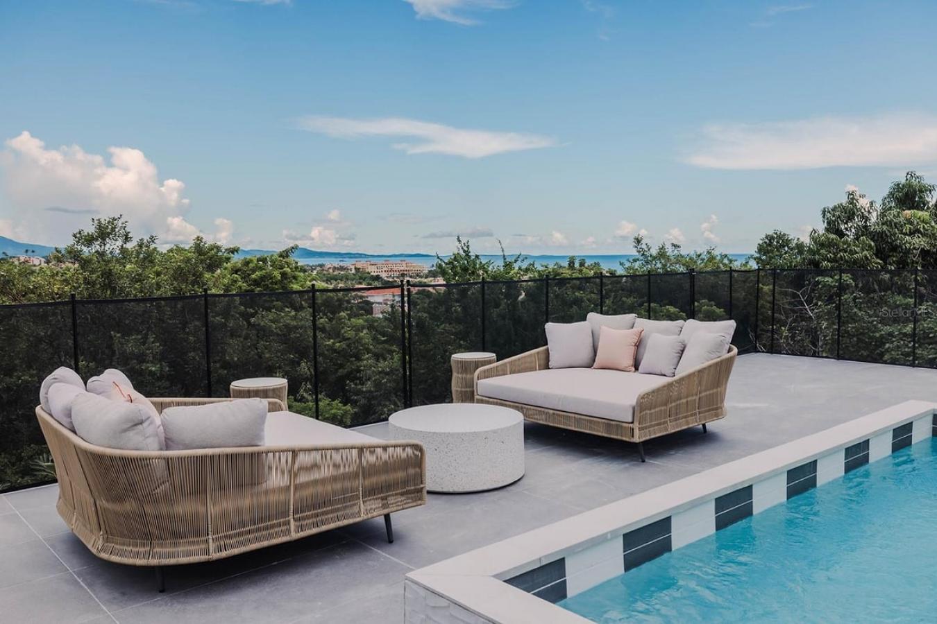Humacao, Humacao, 00791, Puerto Rico, 7 Bedrooms Bedrooms, ,8 BathroomsBathrooms,Residential,For Sale,1933805