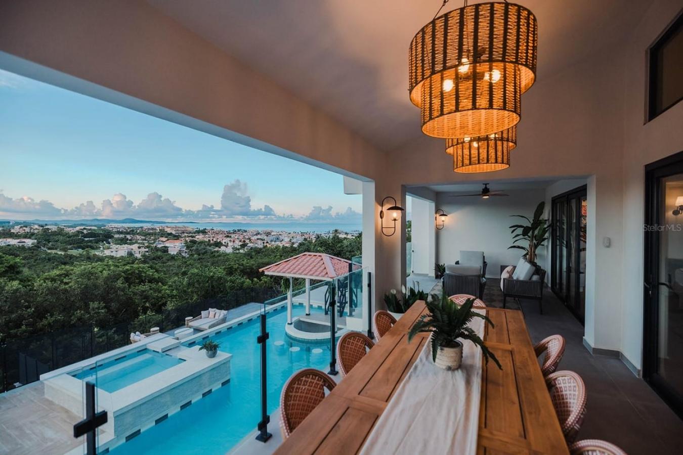 Humacao, Humacao, 00791, Puerto Rico, 7 Bedrooms Bedrooms, ,8 BathroomsBathrooms,Residential,For Sale,1933805