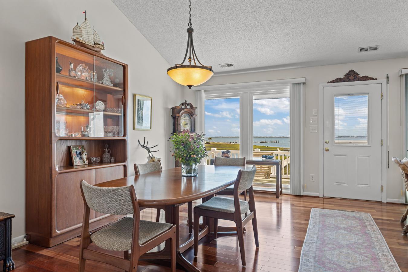 Beaufort, Carteret, 28516, United States, 3 Bedrooms Bedrooms, ,1 BathroomBathrooms,Residential,For Sale,1933796