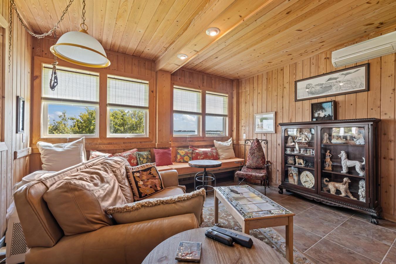 Beaufort, Carteret, 28516, United States, 3 Bedrooms Bedrooms, ,1 BathroomBathrooms,Residential,For Sale,1933796