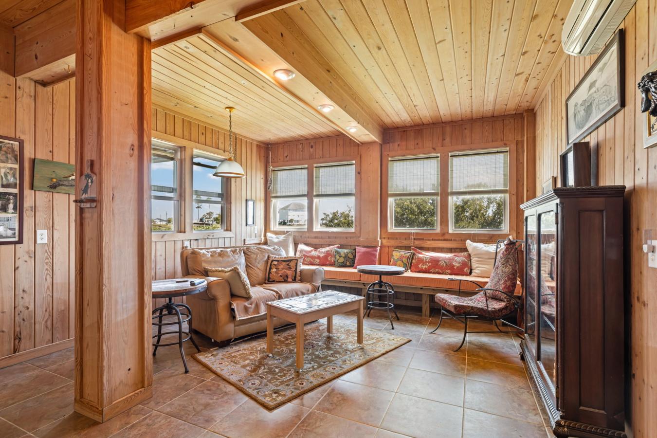 Beaufort, Carteret, 28516, United States, 3 Bedrooms Bedrooms, ,1 BathroomBathrooms,Residential,For Sale,1933796