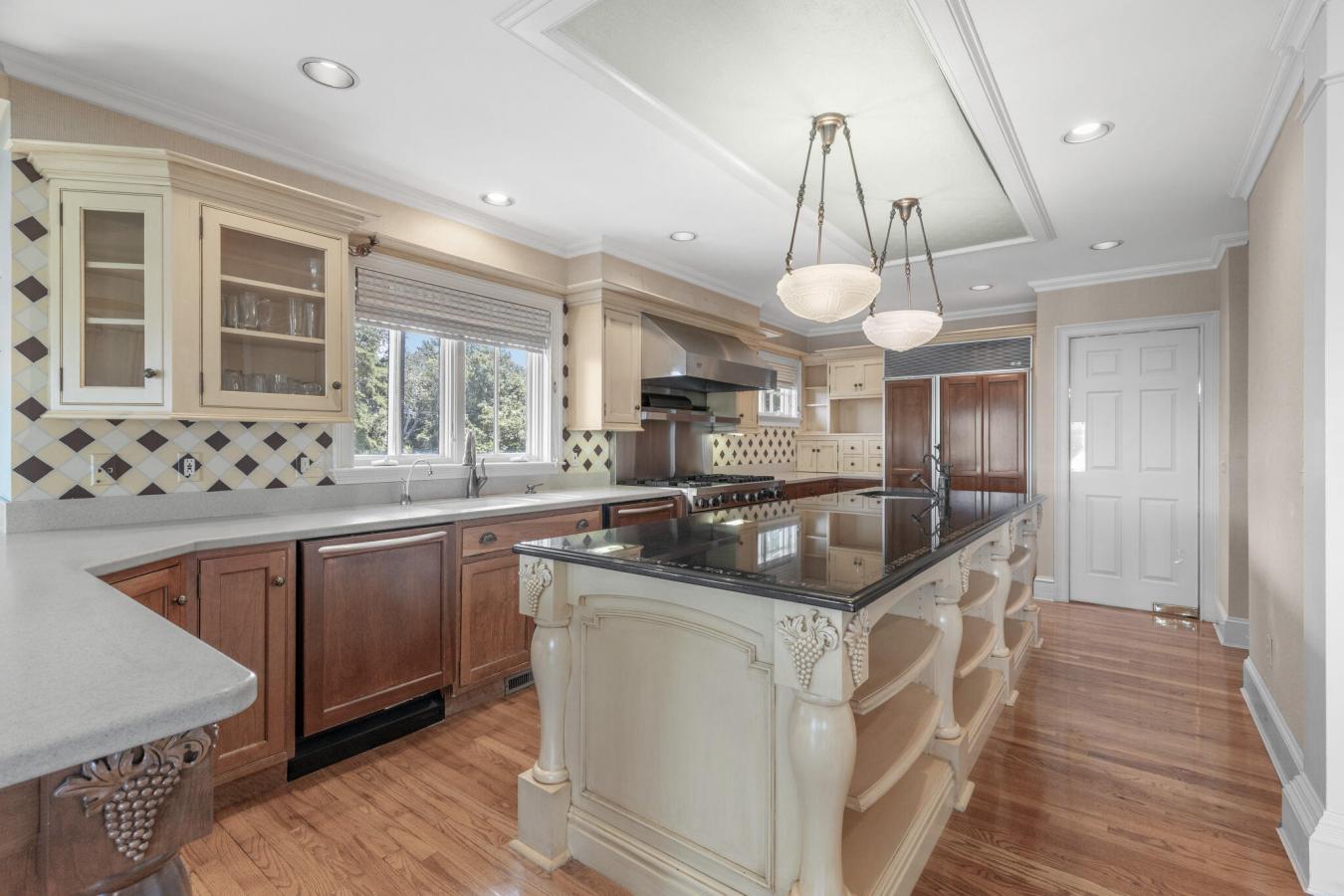 Cummaquid, Barnstable, 02637, United States, 6 Bedrooms Bedrooms, ,5 BathroomsBathrooms,Residential,For Sale,1933792