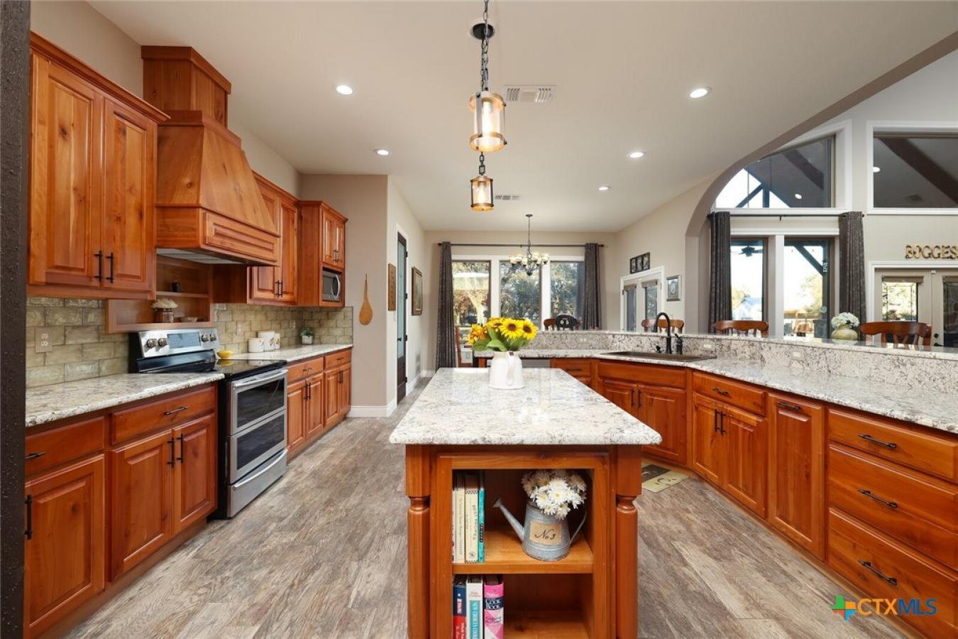 Blanco, Blanco, 78606, United States, 5 Bedrooms Bedrooms, ,4 BathroomsBathrooms,Residential,For Sale,1933786