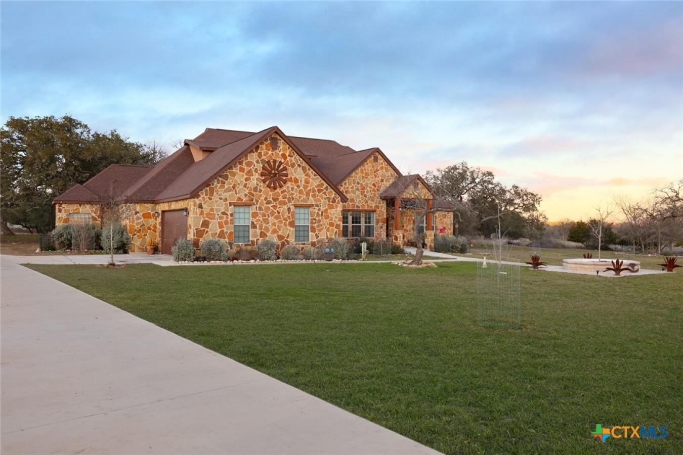 Blanco, Blanco, 78606, United States, 5 Bedrooms Bedrooms, ,4 BathroomsBathrooms,Residential,For Sale,1933786