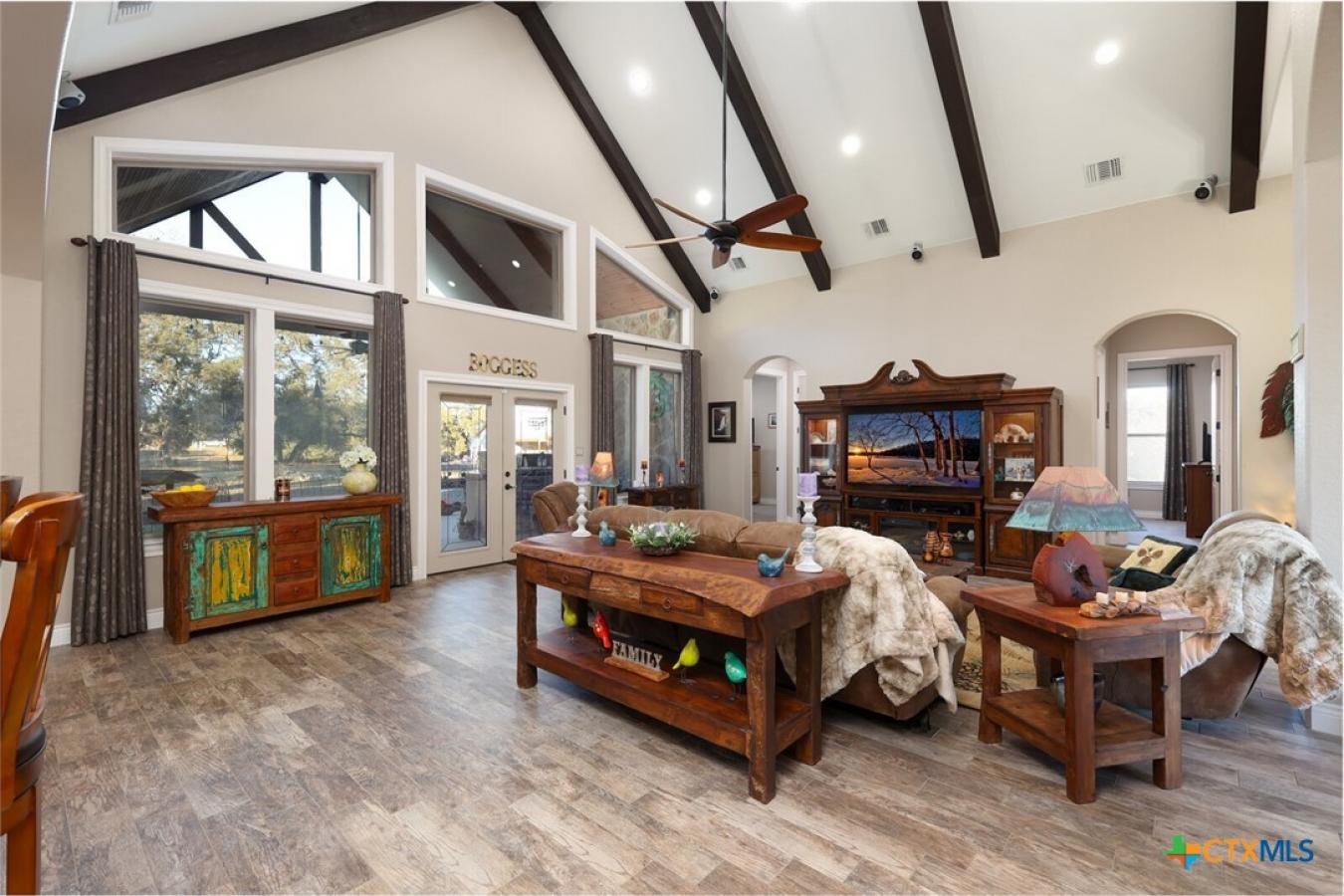 Blanco, Blanco, 78606, United States, 5 Bedrooms Bedrooms, ,4 BathroomsBathrooms,Residential,For Sale,1933786