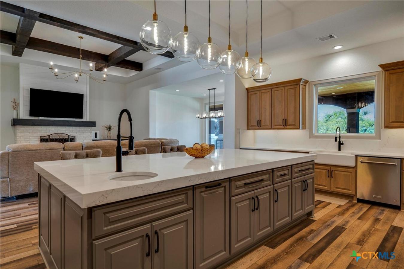 Spring Branch, Comal, 78070, United States, 6 Bedrooms Bedrooms, ,5 BathroomsBathrooms,Residential,For Sale,1938518