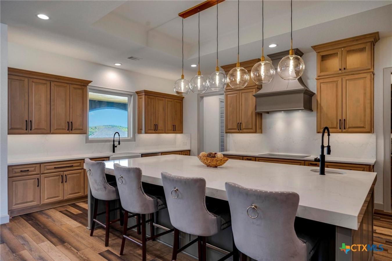 Spring Branch, Comal, 78070, United States, 6 Bedrooms Bedrooms, ,5 BathroomsBathrooms,Residential,For Sale,1938518
