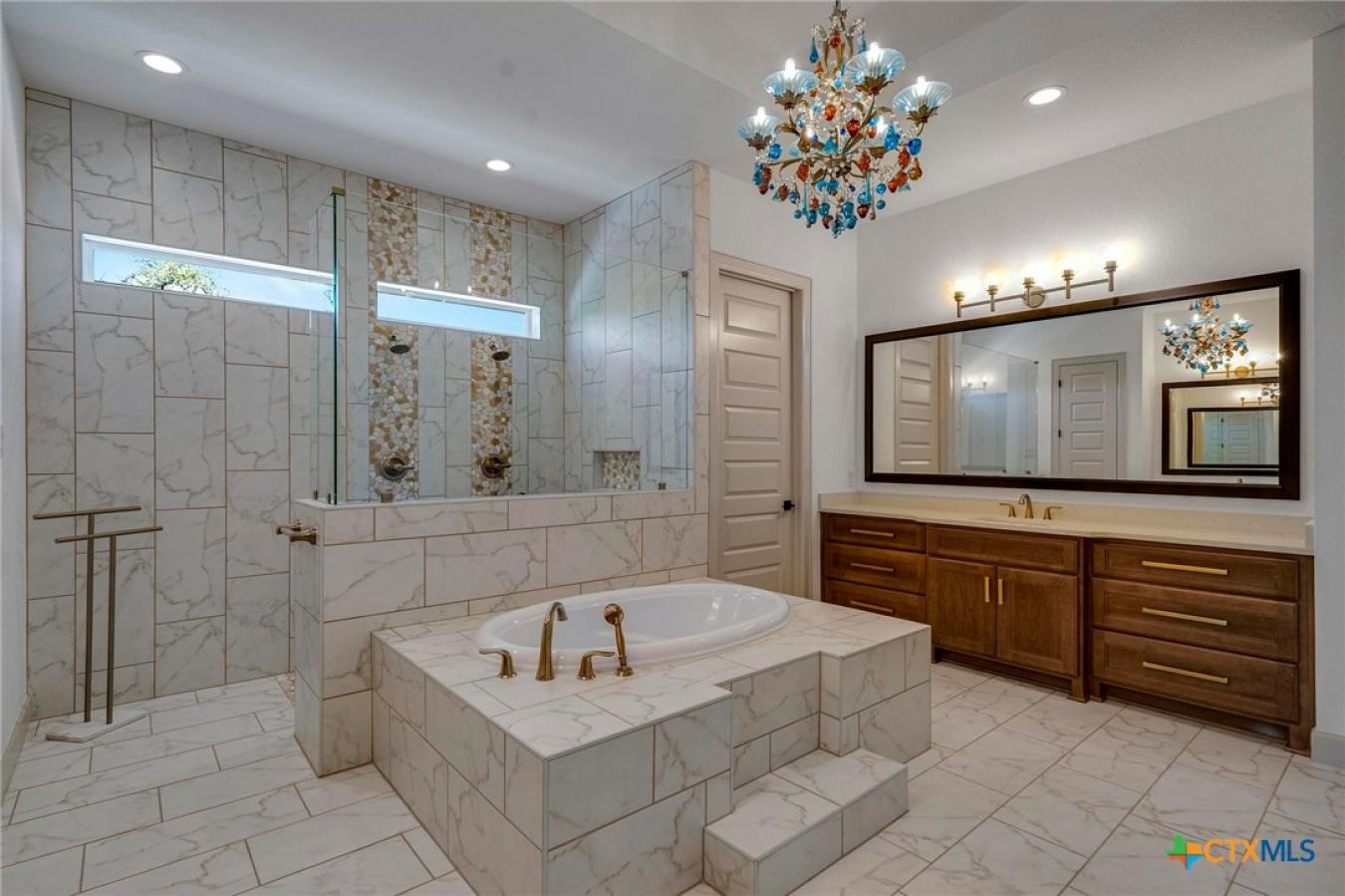 Spring Branch, Comal, 78070, United States, 6 Bedrooms Bedrooms, ,5 BathroomsBathrooms,Residential,For Sale,1938518