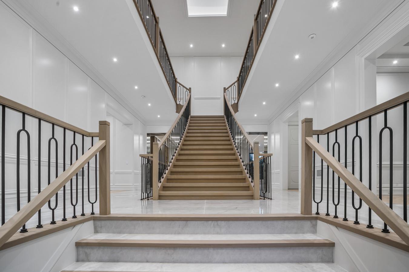 Toronto, ON, M3B 3B1, Canada, 6 Bedrooms Bedrooms, ,11 BathroomsBathrooms,Residential,For Sale,1933784
