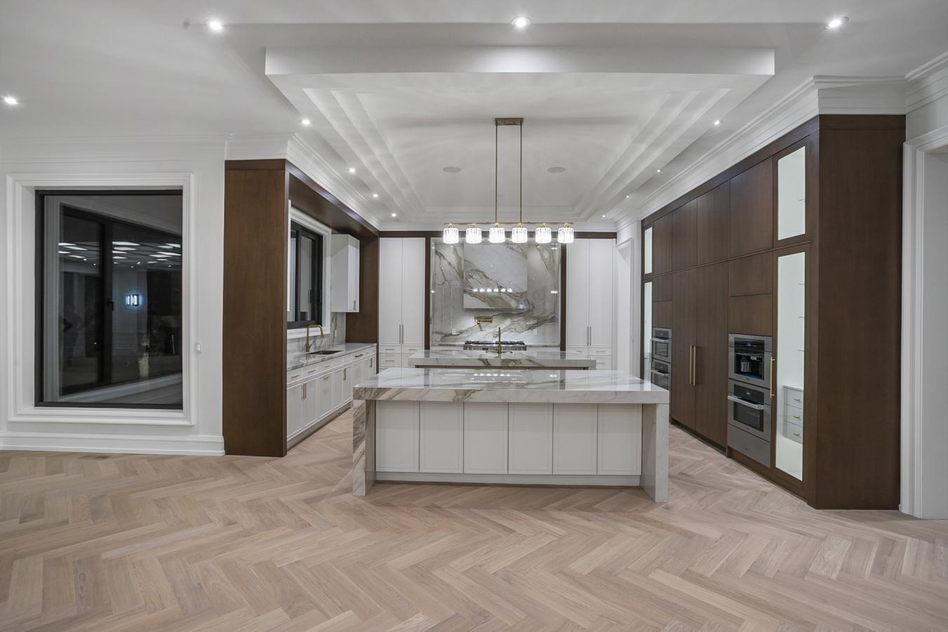 Toronto, ON, M3B 3B1, Canada, 6 Bedrooms Bedrooms, ,11 BathroomsBathrooms,Residential,For Sale,1933784