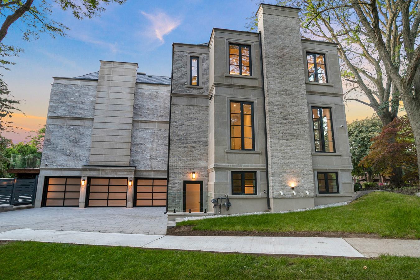 Toronto, ON, M3B 3B1, Canada, 6 Bedrooms Bedrooms, ,11 BathroomsBathrooms,Residential,For Sale,1933784