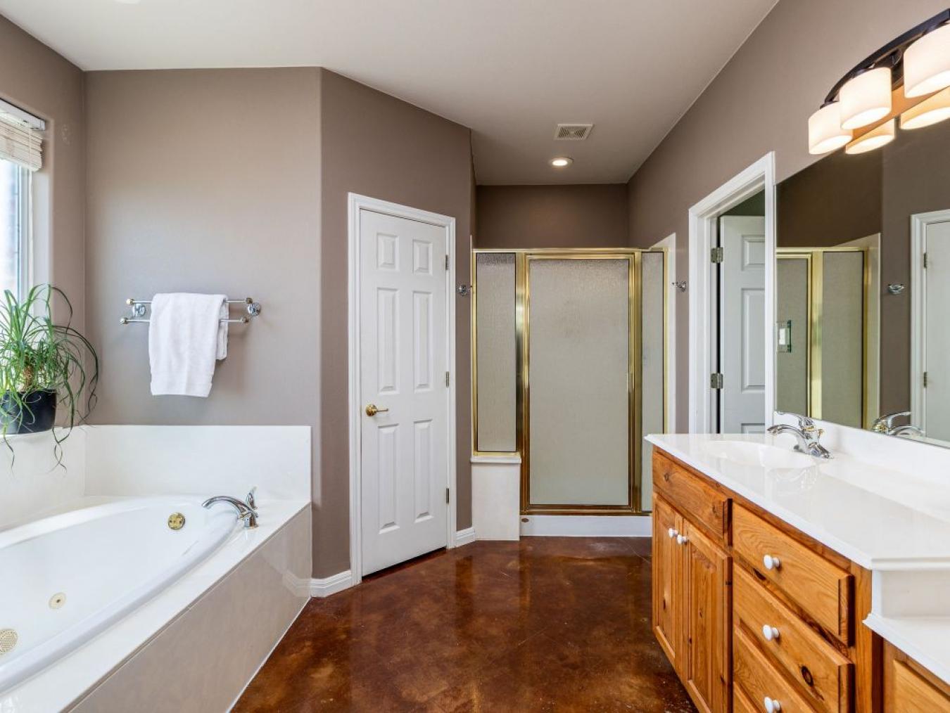 Hutto, Williamson, 78634, United States, 5 Bedrooms Bedrooms, ,3 BathroomsBathrooms,Residential,For Sale,1951988