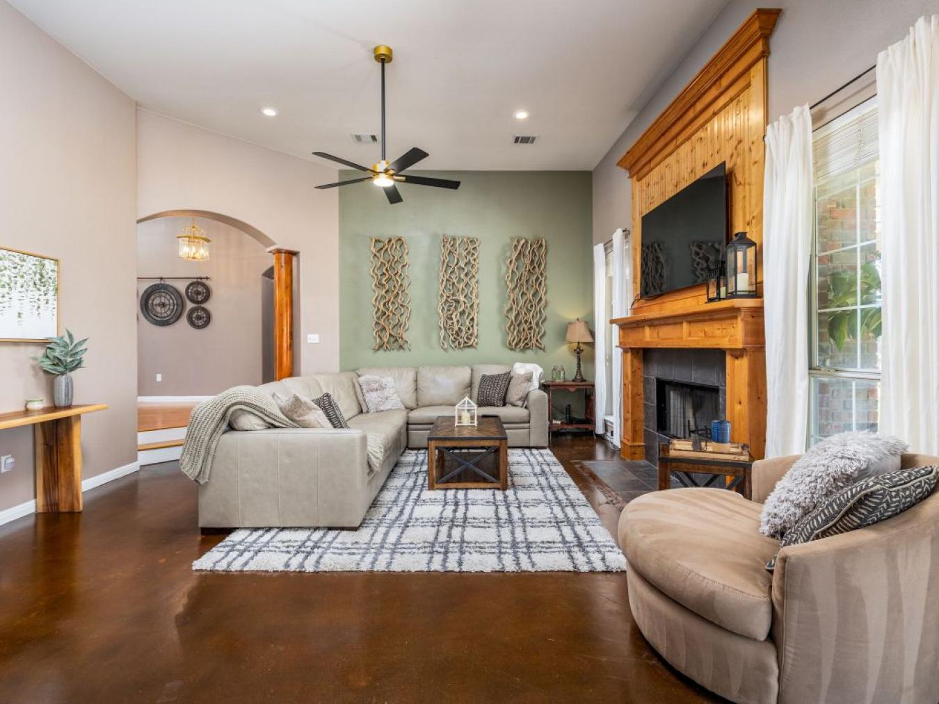 Hutto, Williamson, 78634, United States, 5 Bedrooms Bedrooms, ,3 BathroomsBathrooms,Residential,For Sale,1951988