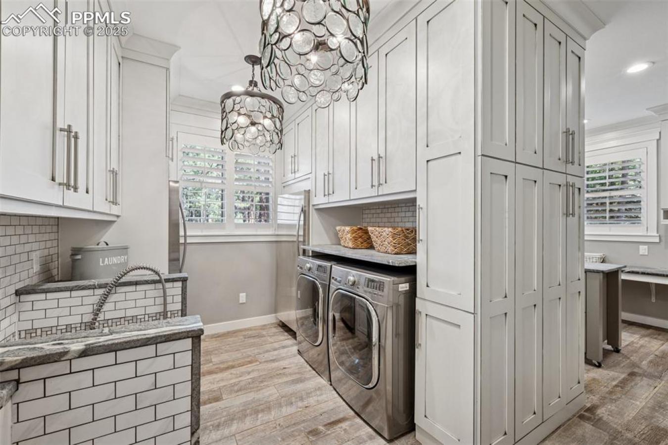 Colorado Springs, El Paso, 80921, United States, 6 Bedrooms Bedrooms, ,4 BathroomsBathrooms,Residential,For Sale,1934128