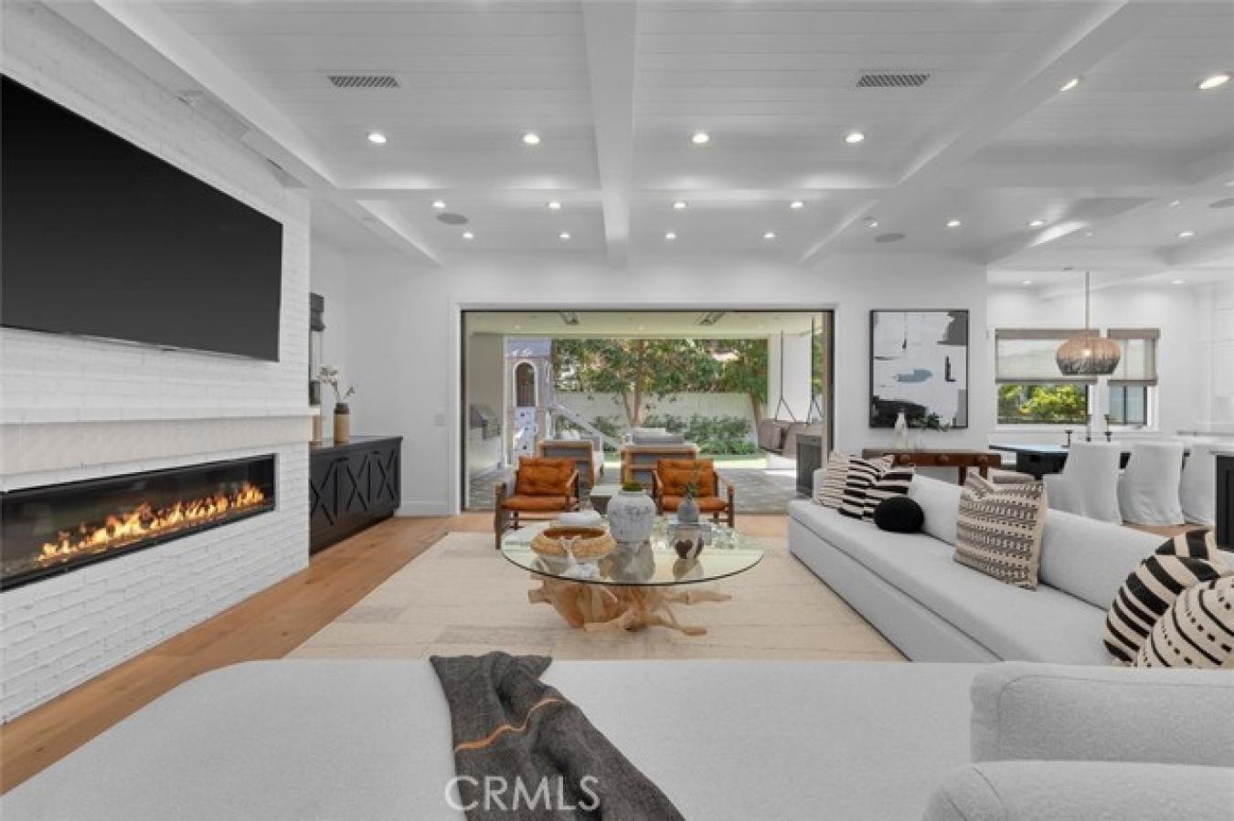 Manhattan Beach, Los Angeles, 90266, United States, 6 Bedrooms Bedrooms, ,6 BathroomsBathrooms,Residential,For Sale,1934127