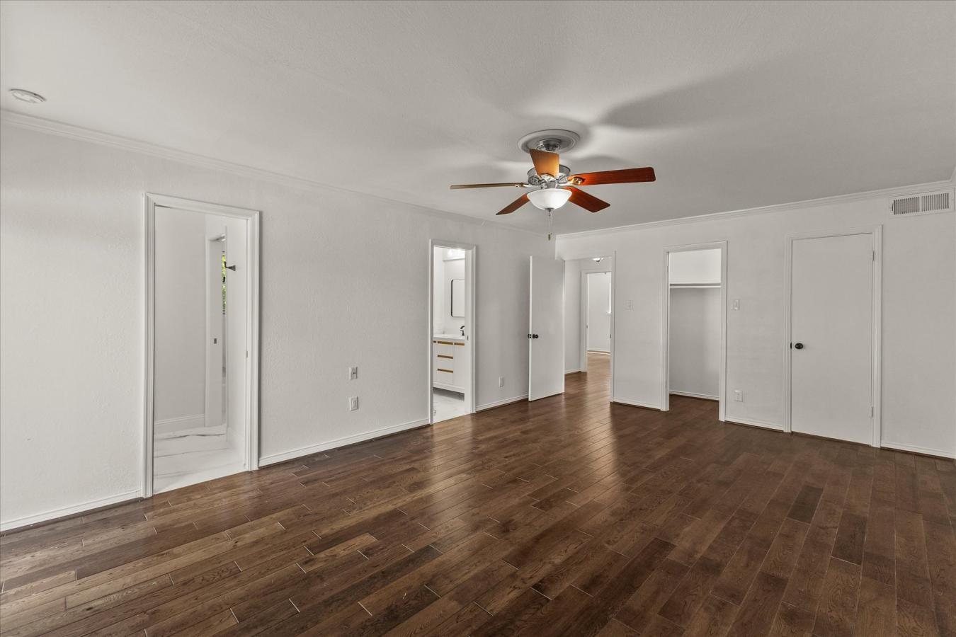 Dallas, Dallas, 75228, United States, 4 Bedrooms Bedrooms, ,3 BathroomsBathrooms,Residential,For Sale,1933780