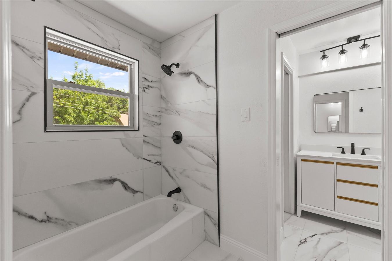 Dallas, Dallas, 75228, United States, 4 Bedrooms Bedrooms, ,3 BathroomsBathrooms,Residential,For Sale,1933780