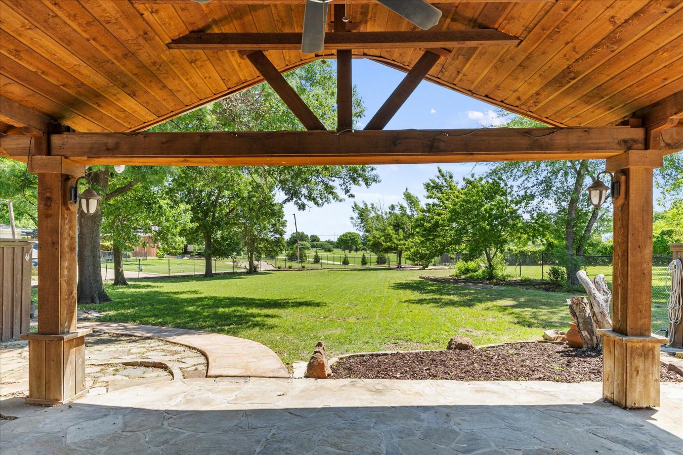 Dallas, Dallas, 75228, United States, 4 Bedrooms Bedrooms, ,3 BathroomsBathrooms,Residential,For Sale,1933780