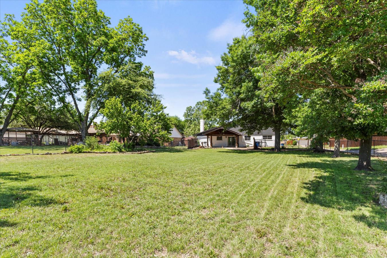 Dallas, Dallas, 75228, United States, 4 Bedrooms Bedrooms, ,3 BathroomsBathrooms,Residential,For Sale,1933780