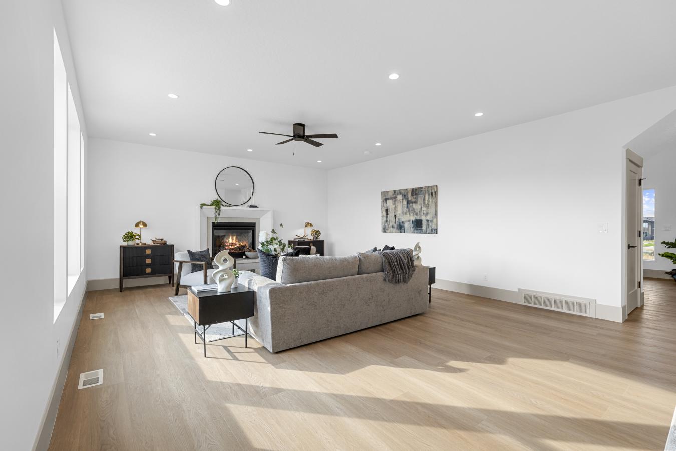 Saratoga Springs, Utah, 84045, United States, 5 Bedrooms Bedrooms, ,3 BathroomsBathrooms,Residential,For Sale,1934124