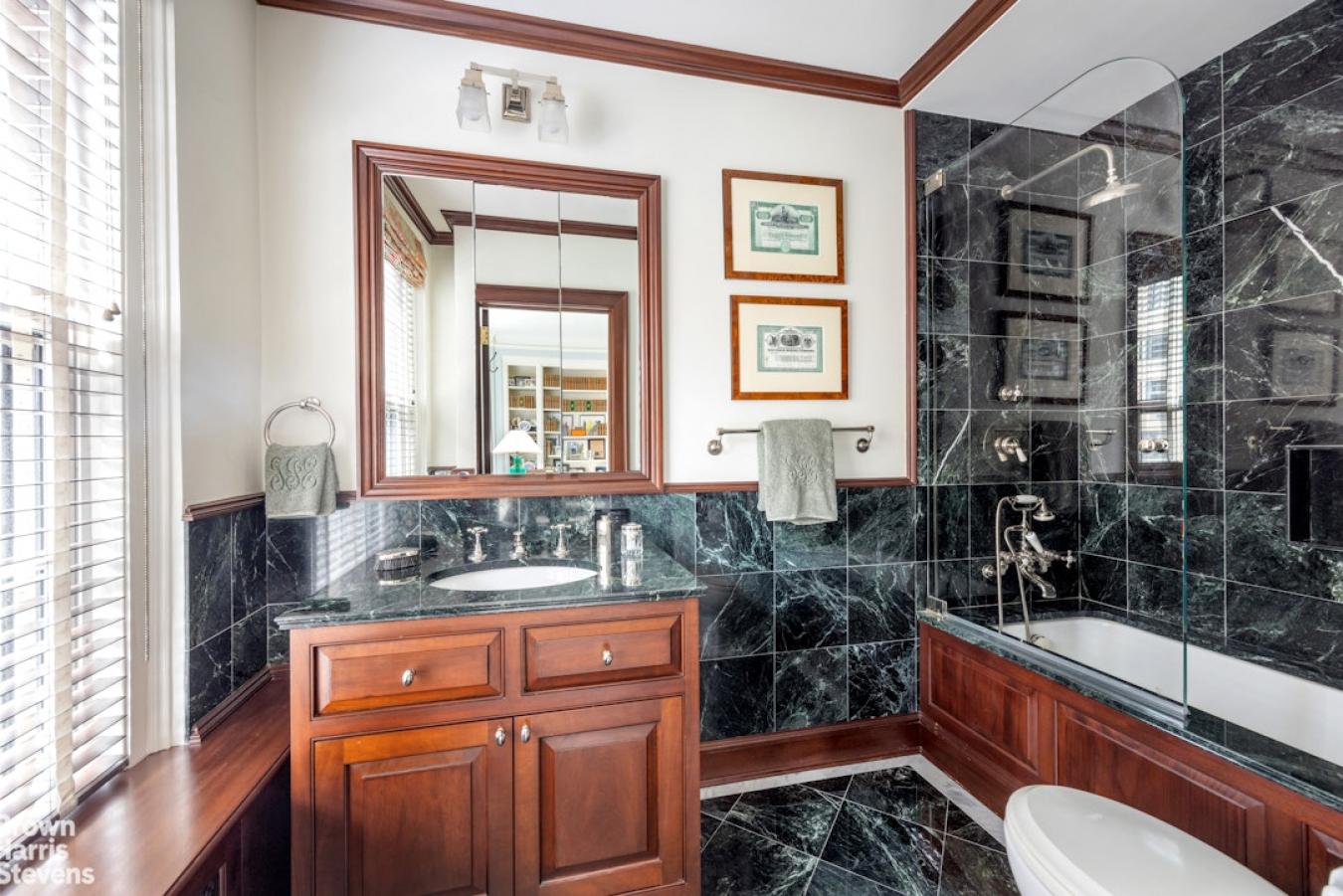 New York, New York, 10021, United States, 5 Bedrooms Bedrooms, ,5 BathroomsBathrooms,Residential,For Sale,1934123