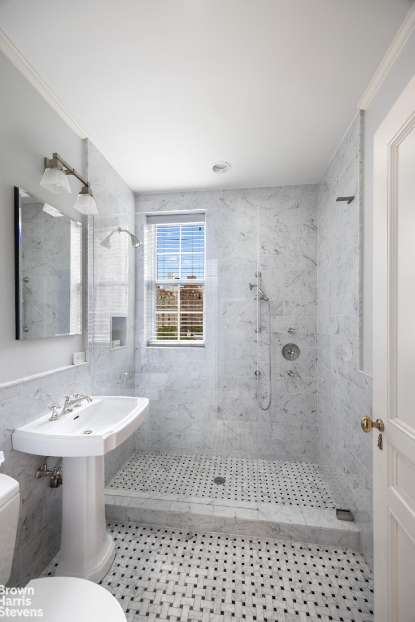 New York, New York, 10021, United States, 5 Bedrooms Bedrooms, ,5 BathroomsBathrooms,Residential,For Sale,1934123