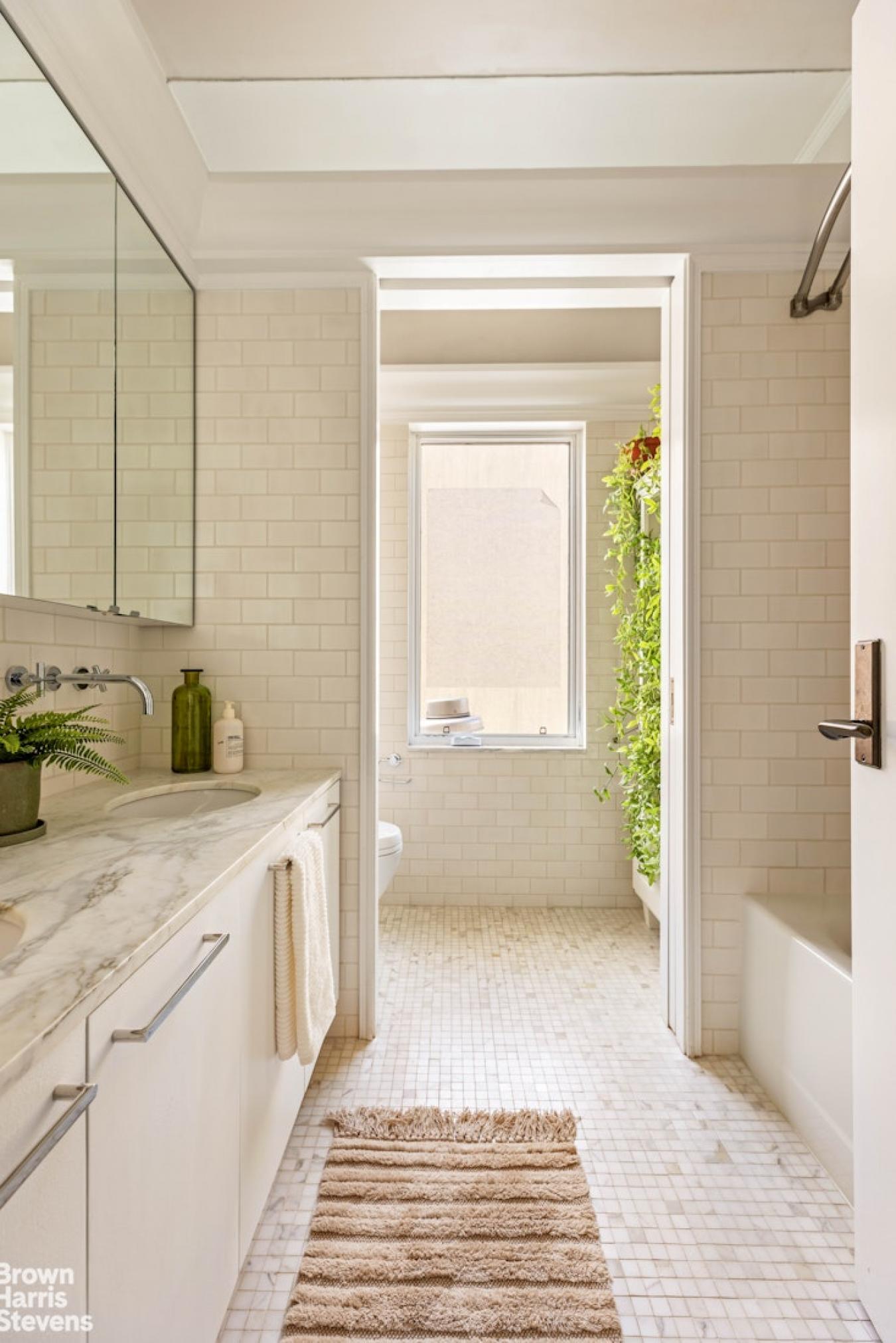 Cobble Hill, New York, 11201, United States, 5 Bedrooms Bedrooms, ,4 BathroomsBathrooms,Residential,For Sale,1934121