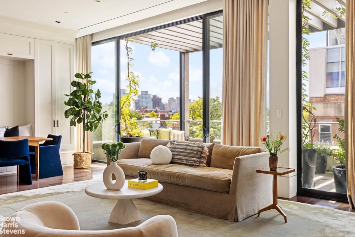 Cobble Hill, New York, 11201, United States, 5 Bedrooms Bedrooms, ,4 BathroomsBathrooms,Residential,For Sale,1934121