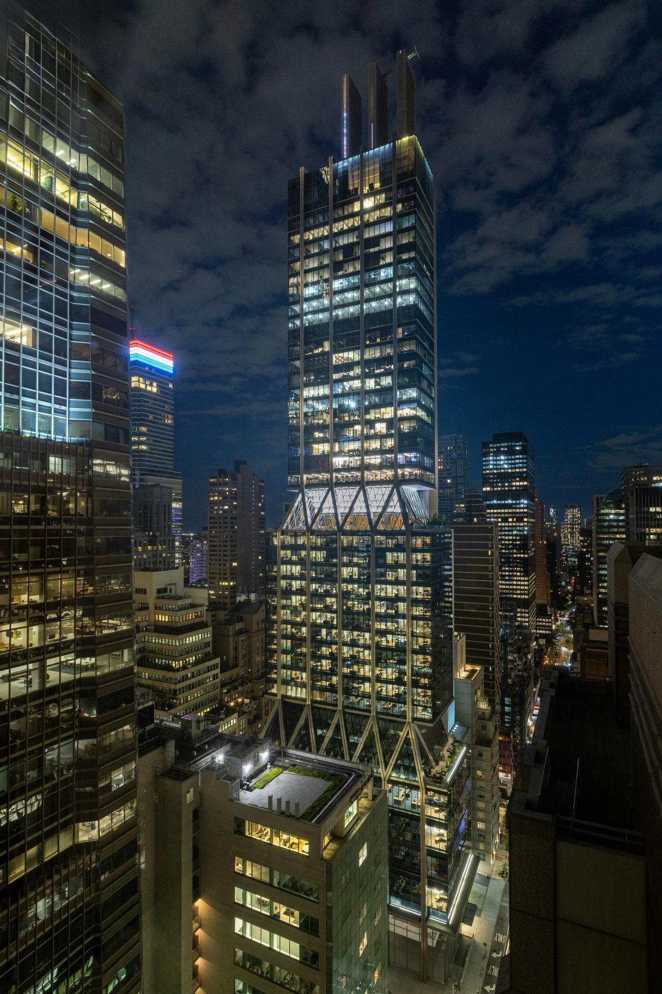 New York, New York, 10022, United States, 3 Bedrooms Bedrooms, ,4 BathroomsBathrooms,Residential,For Sale,1934119