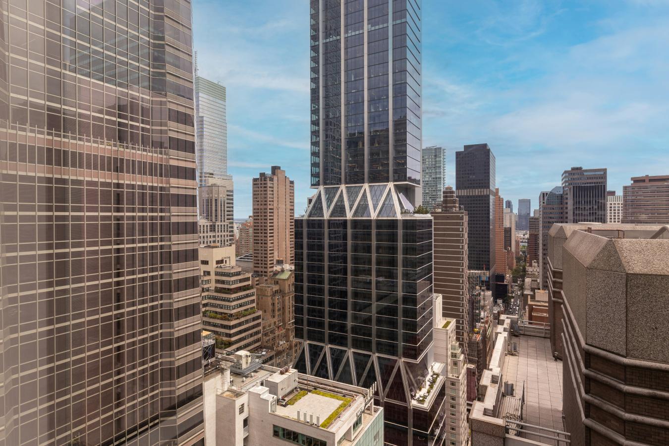 New York, New York, 10022, United States, 3 Bedrooms Bedrooms, ,4 BathroomsBathrooms,Residential,For Sale,1934119