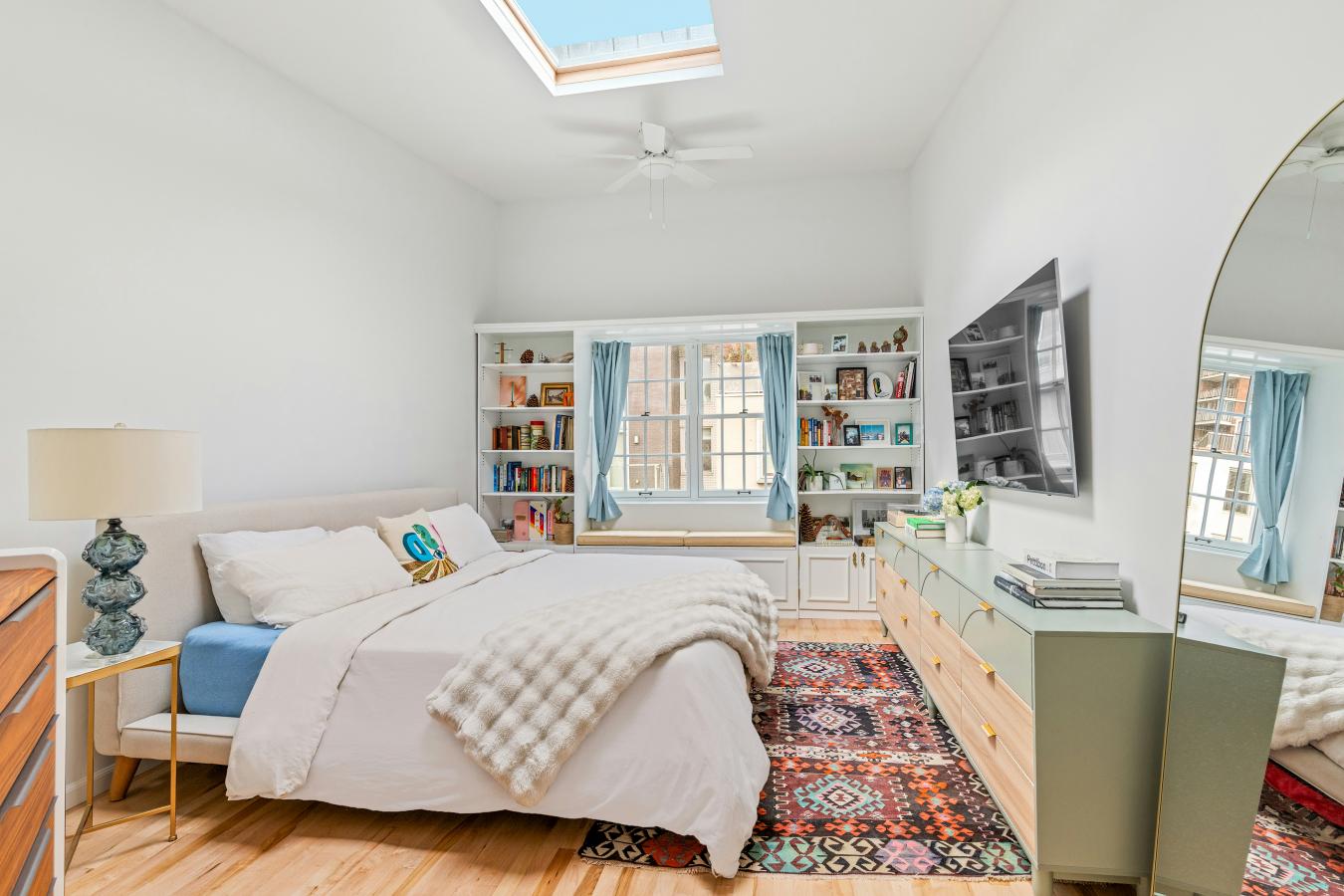 Chelsea, New York, 10011, United States, 2 Bedrooms Bedrooms, ,2 BathroomsBathrooms,Residential,For Sale,1952714