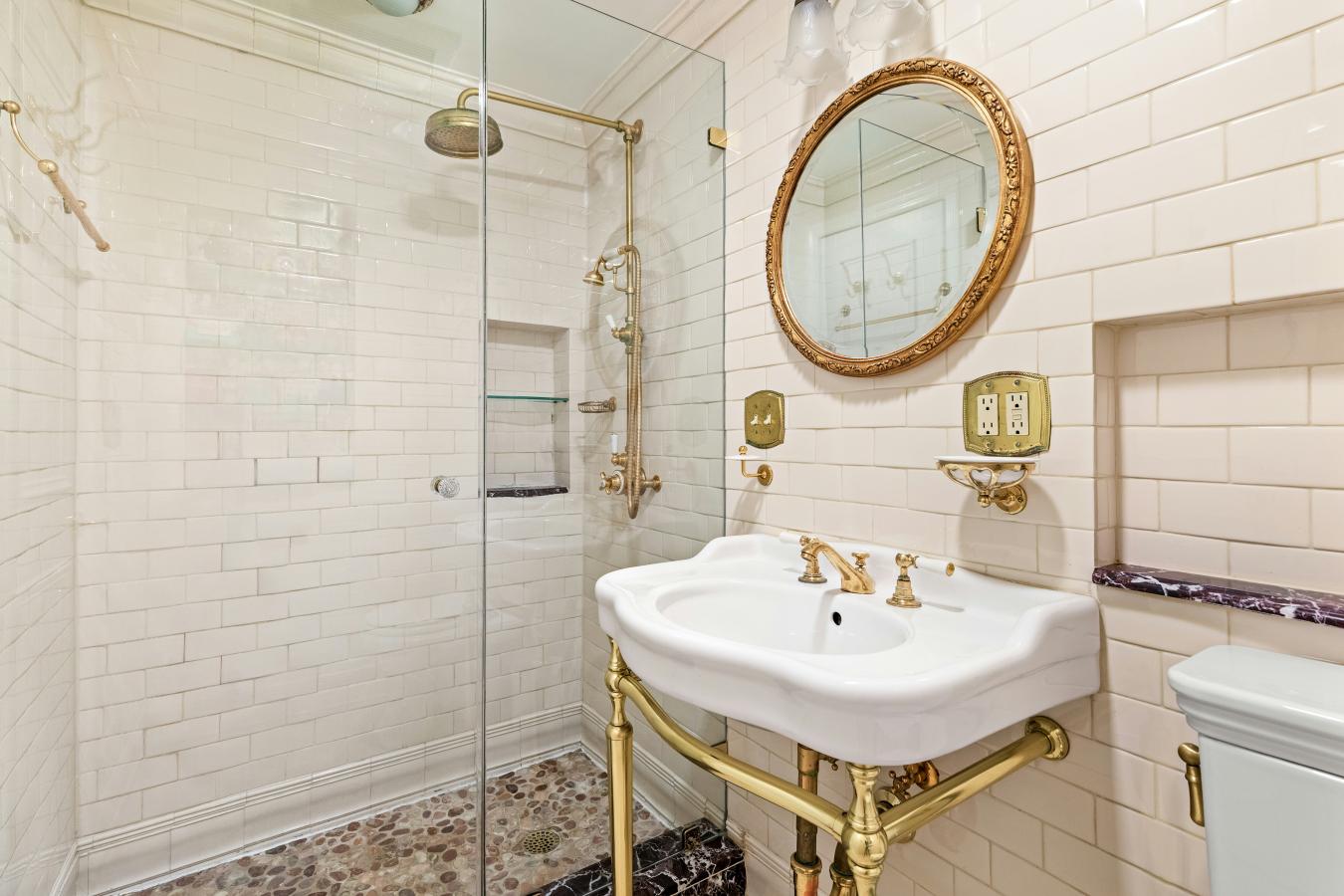Chelsea, New York, 10011, United States, 2 Bedrooms Bedrooms, ,2 BathroomsBathrooms,Residential,For Sale,1952714