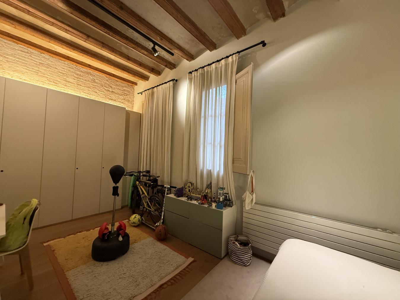 Barcelona, Catalunya, 08001, Spain, ,5 BathroomsBathrooms,Residential,For Sale,1934105