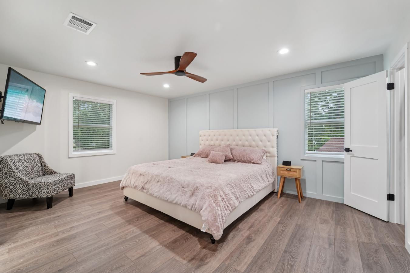 Welcome to this beautifully updated 4-bedroom, 2.5-bath home, perfectl – image 15