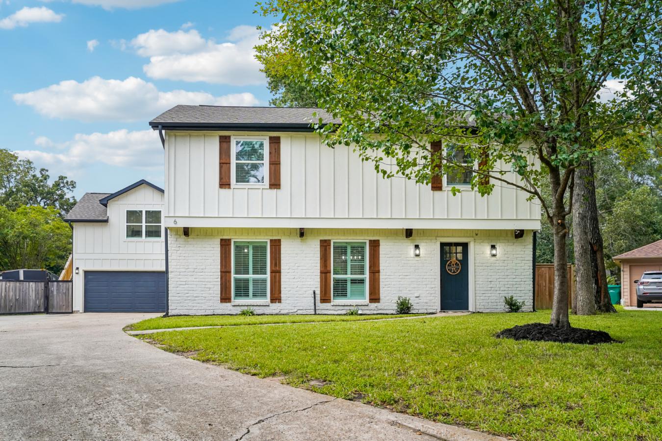 Welcome to this beautifully updated 4-bedroom, 2.5-bath home, perfectl – image 1