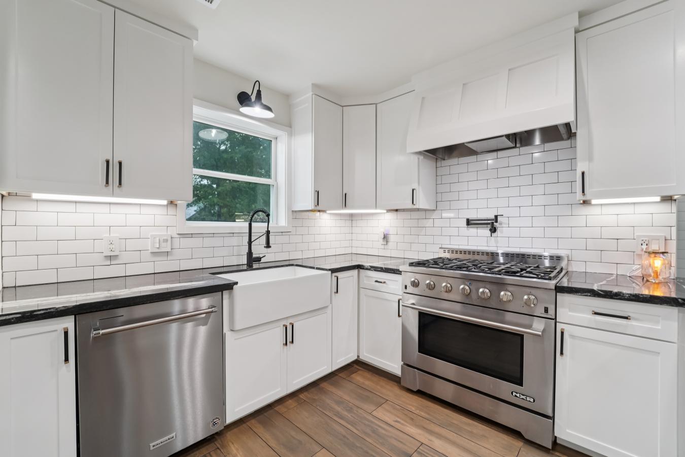 Welcome to this beautifully updated 4-bedroom, 2.5-bath home, perfectl – image 6