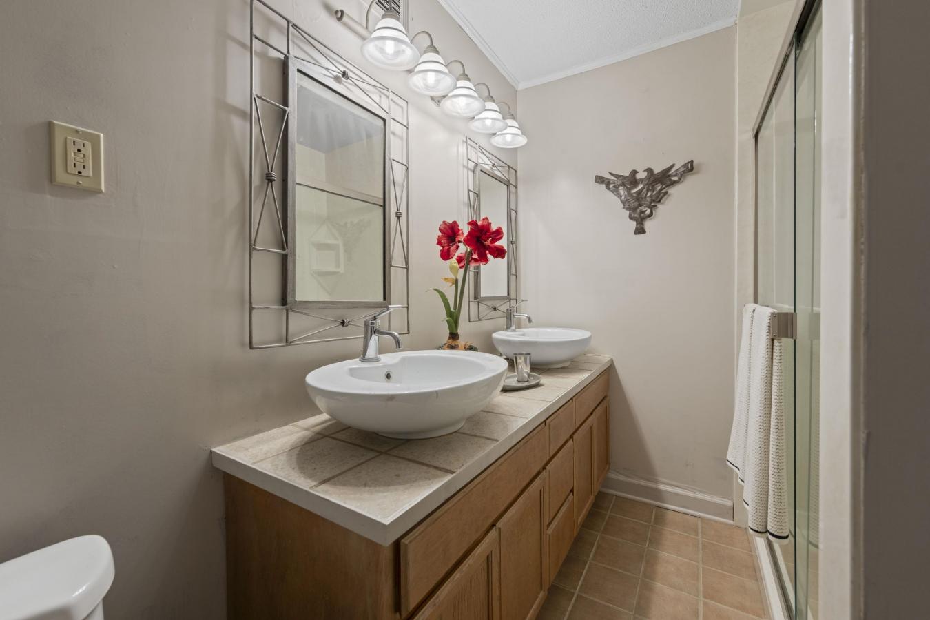 Memphis, Shelby, 38117, United States, 3 Bedrooms Bedrooms, ,2 BathroomsBathrooms,Residential,For Sale,1936026 Memphis, Shelby, 38117, United States, 3 Bedrooms Bedrooms, ,2 BathroomsBathrooms,Residential,For Sale,1936026