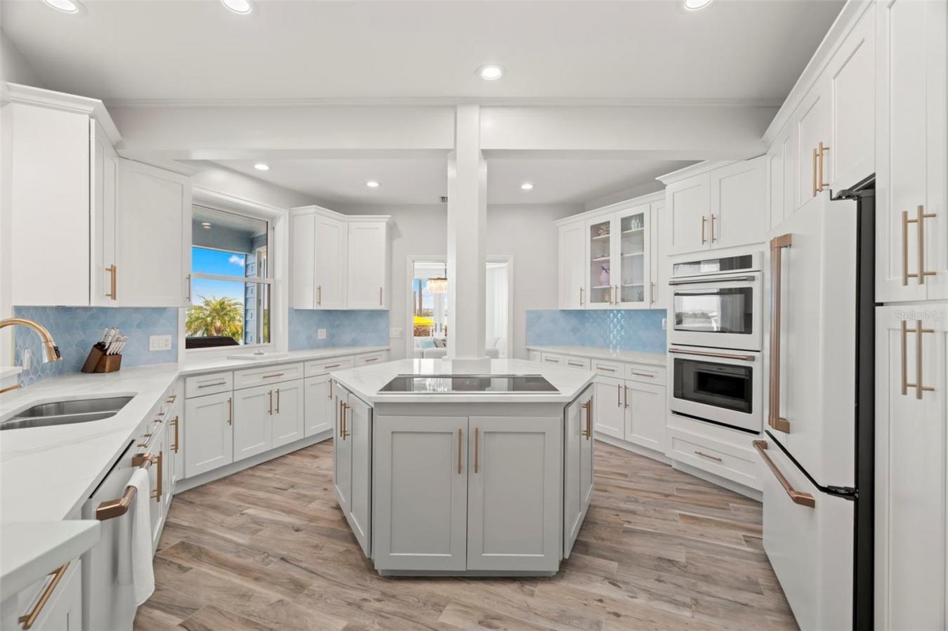 CLEARWATER BEACH, Pinellas, 33767, United States, 5 Bedrooms Bedrooms, ,4 BathroomsBathrooms,Residential,For Sale,1936322