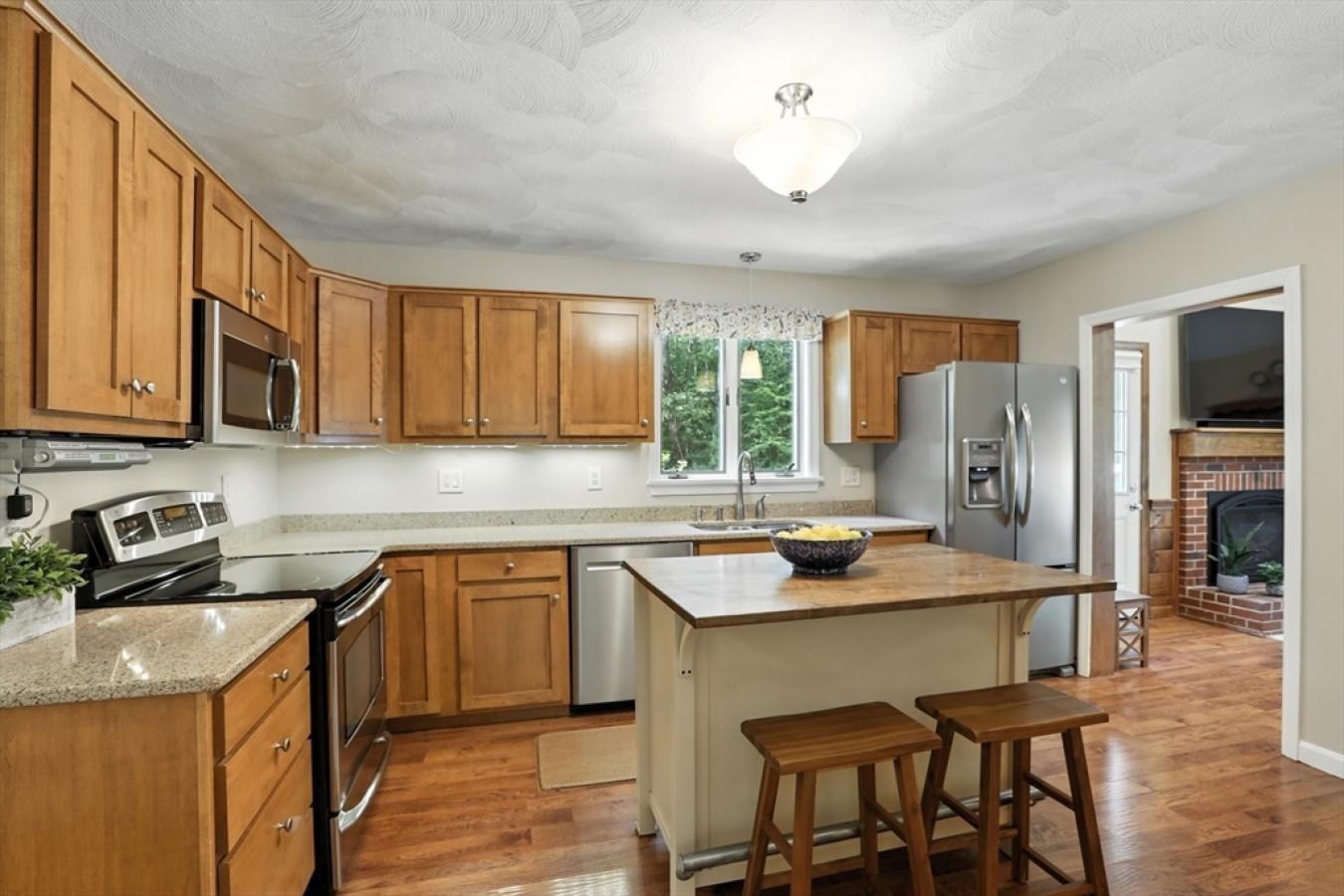 Pepperell, Middlesex, 01463, United States, 3 Bedrooms Bedrooms, ,2 BathroomsBathrooms,Residential,For Sale,1936020