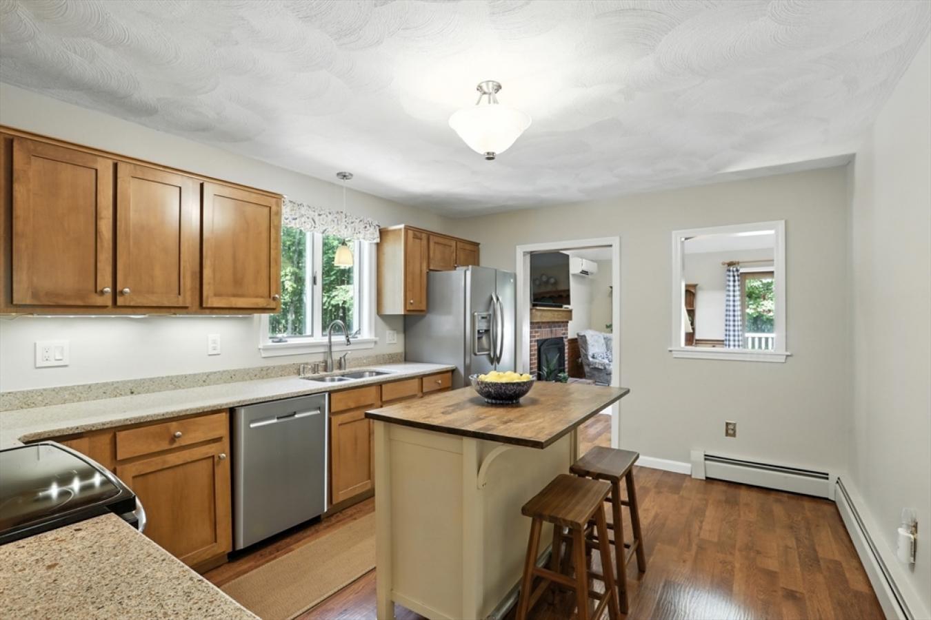 Pepperell, Middlesex, 01463, United States, 3 Bedrooms Bedrooms, ,2 BathroomsBathrooms,Residential,For Sale,1936020