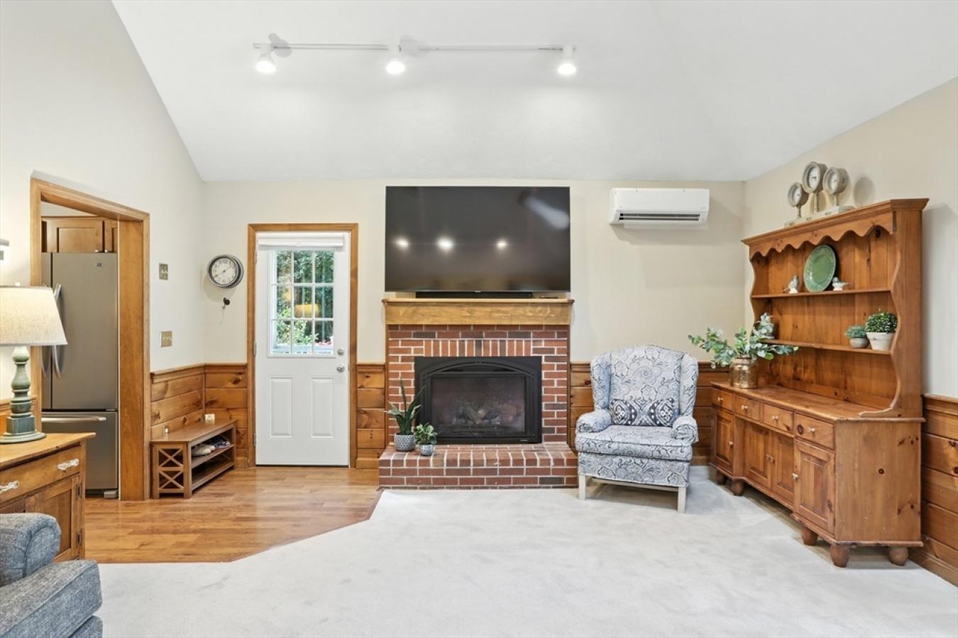 Pepperell, Middlesex, 01463, United States, 3 Bedrooms Bedrooms, ,2 BathroomsBathrooms,Residential,For Sale,1936020