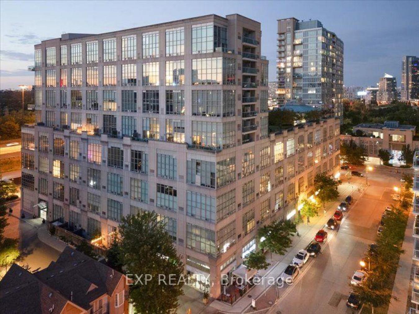 Toronto, -, M8Y 4G6, Canada, 3 Bedrooms Bedrooms, ,2 BathroomsBathrooms,Residential,For Sale,1936321