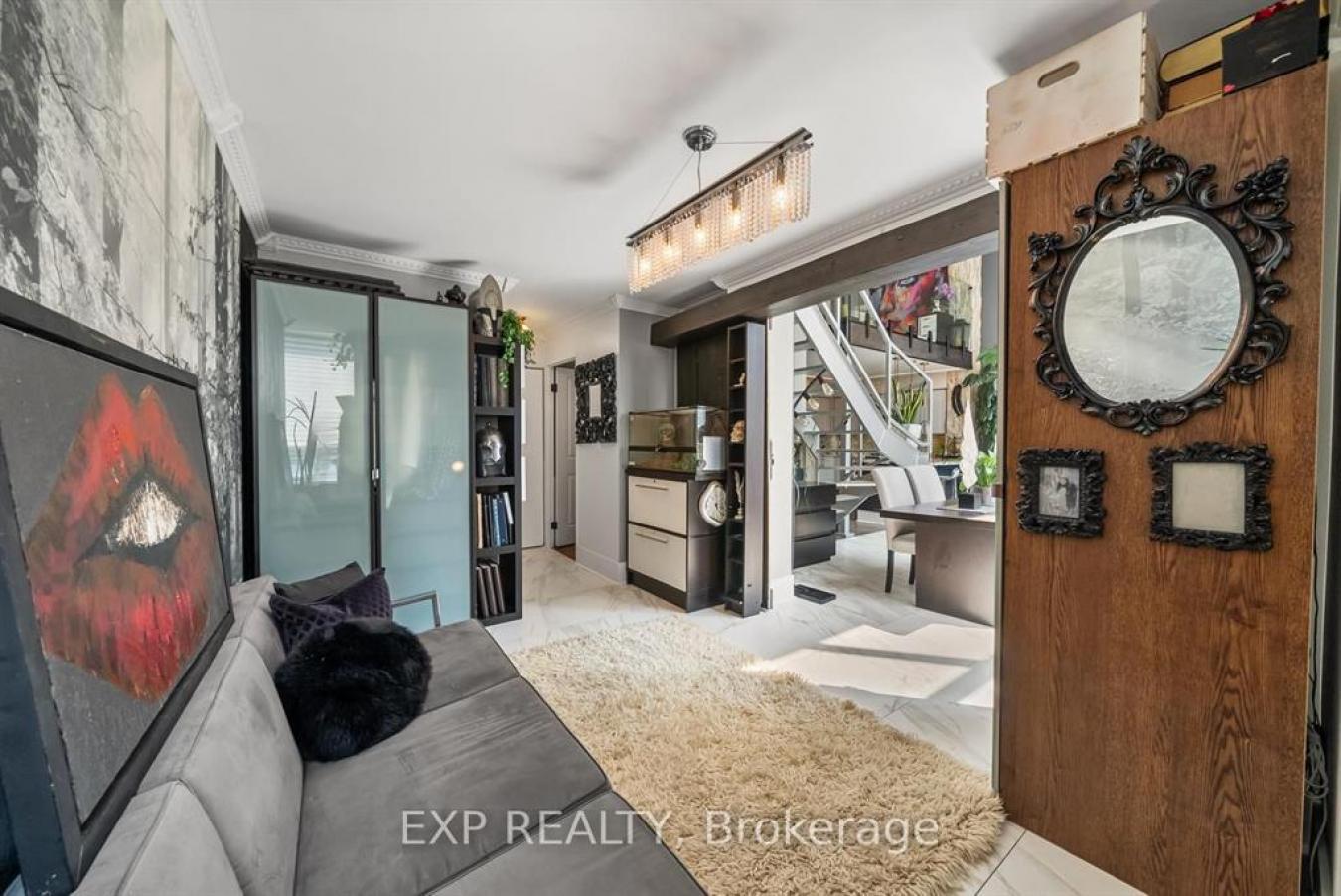 Toronto, -, M8Y 4G6, Canada, 3 Bedrooms Bedrooms, ,2 BathroomsBathrooms,Residential,For Sale,1936321