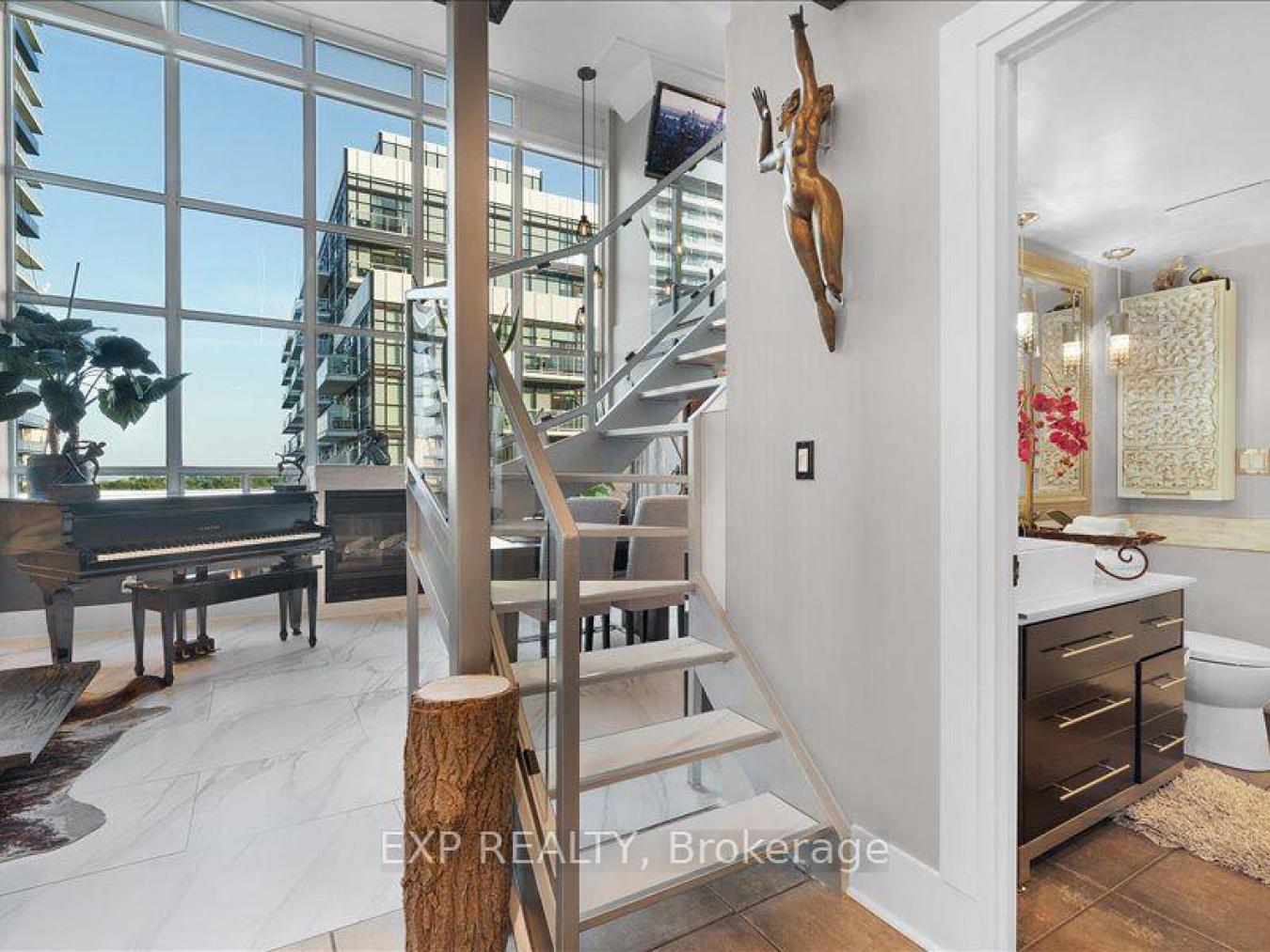 Toronto, -, M8Y 4G6, Canada, 3 Bedrooms Bedrooms, ,2 BathroomsBathrooms,Residential,For Sale,1936321