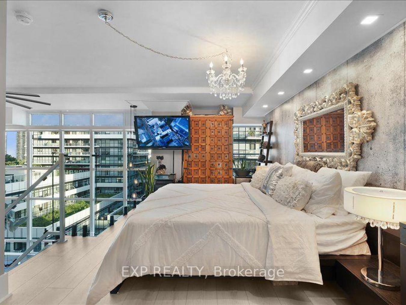 Toronto, -, M8Y 4G6, Canada, 3 Bedrooms Bedrooms, ,2 BathroomsBathrooms,Residential,For Sale,1936321